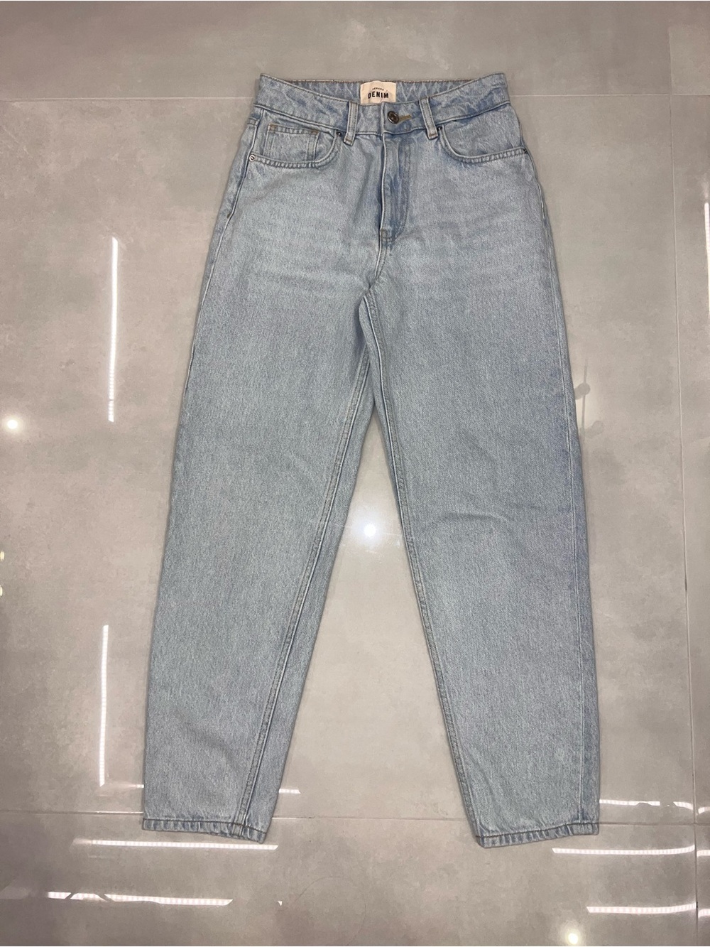 Relaxed Boyfriend Jeans in Light Blue - Unbranded